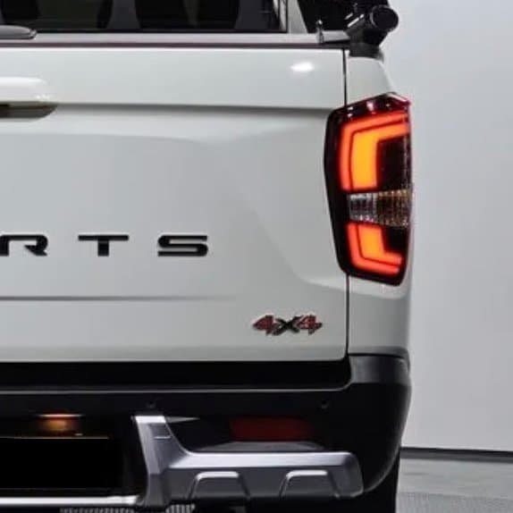 rexton_rear_prestige
