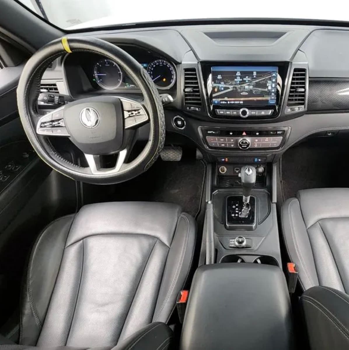 rexton_khan_interior_2020