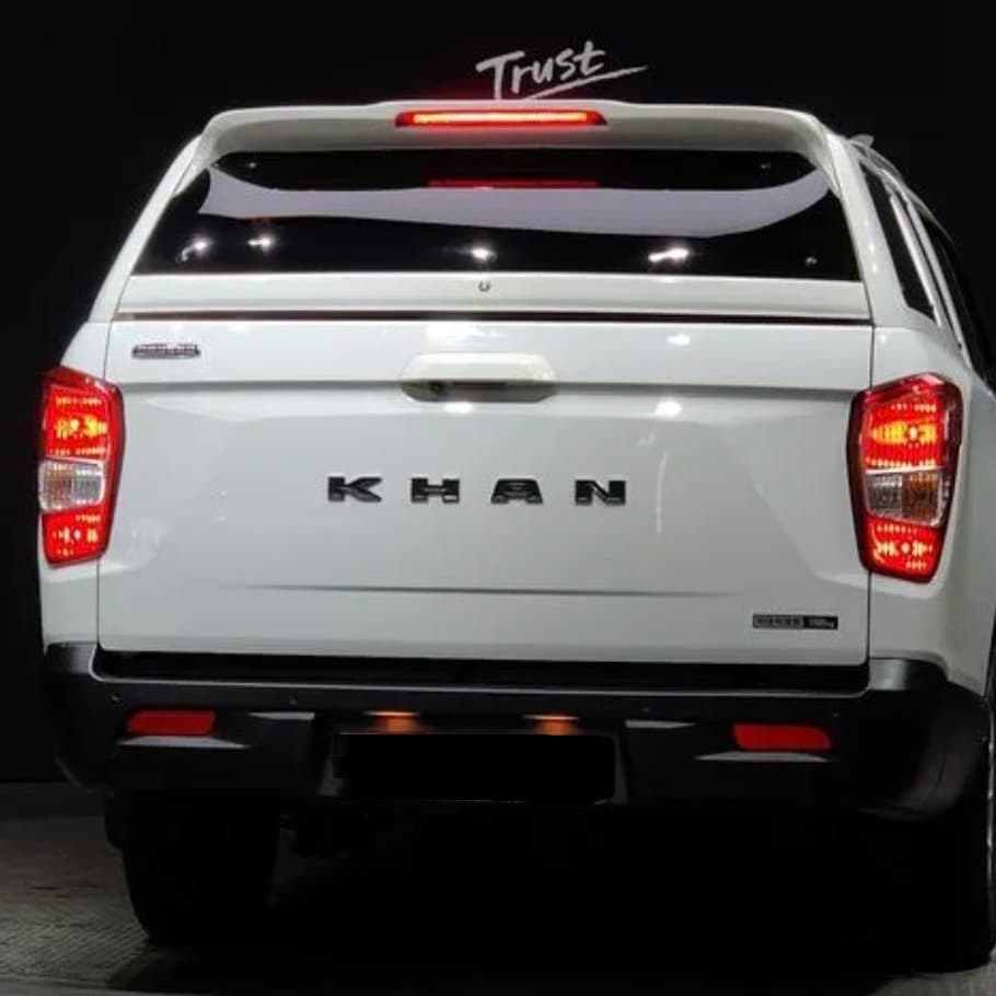 rexton_khan_rear_2020